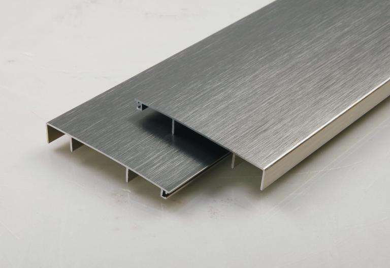 鋁合金在工業生產過程產生的表面油污、氧化皮等污漬如何去除?